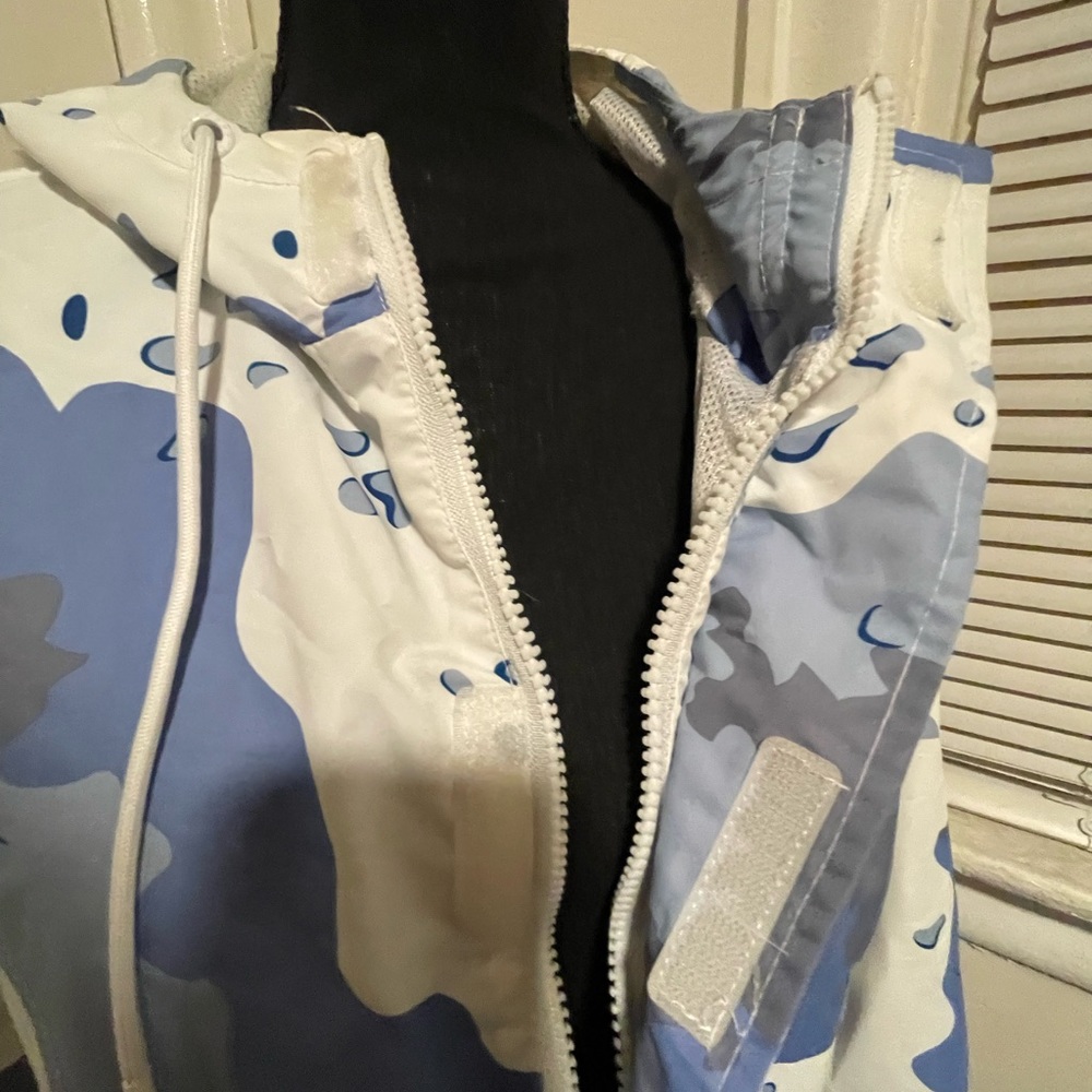MEMBERS ONLY RAIN JACKET - Picture 4 of 6